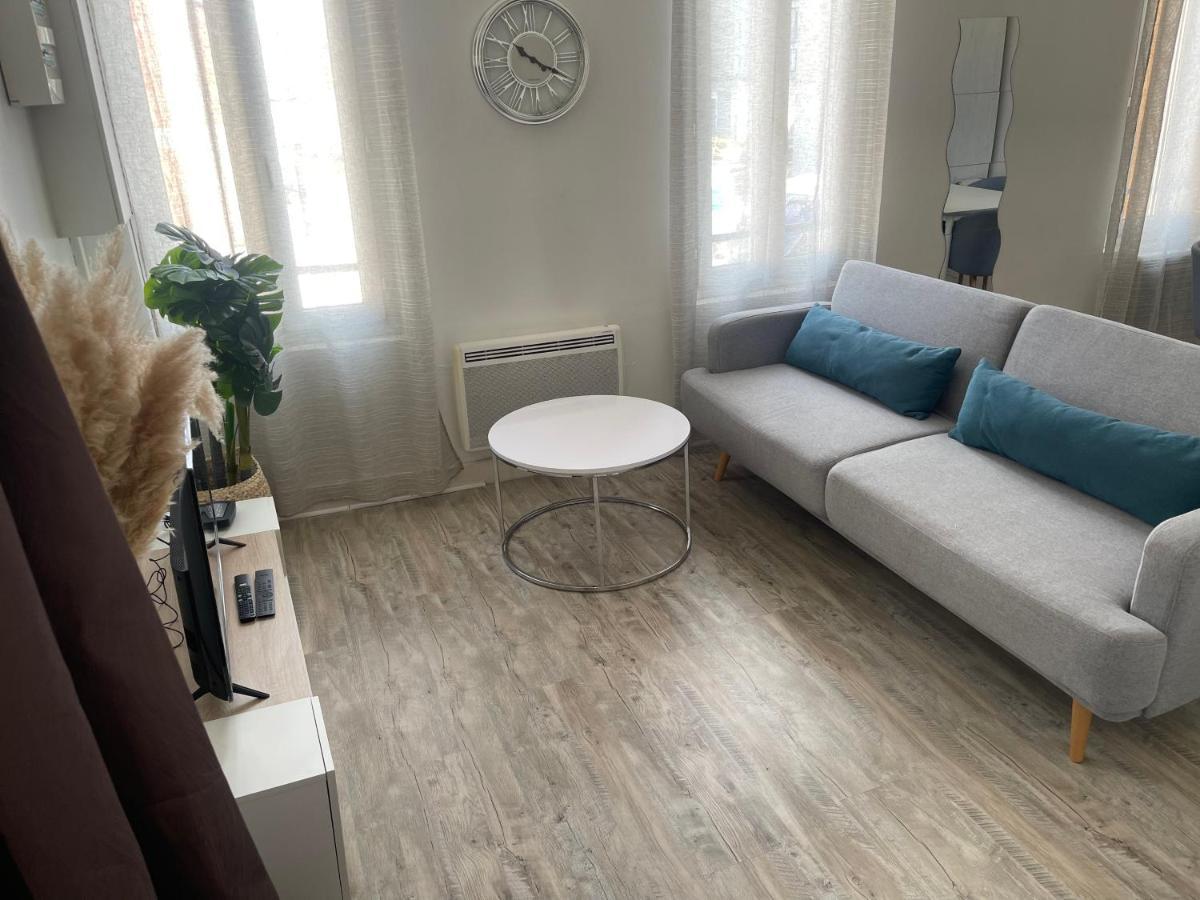 Le Voltaire Apartment *
